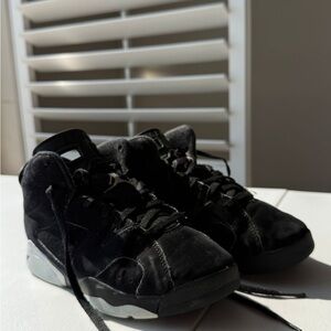 Jordan 6 retro. 
Jordan Kids Sneakers in Black and Gray